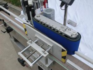 Automatische etiketteermachine voor ronde flessen voor niet-droge lijm, houten kist / exportverpakkingsetiketteringsmachine voor CE