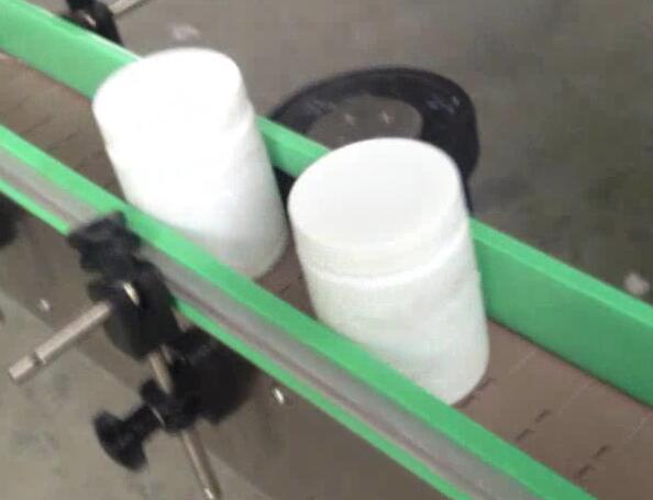 Etiketteermachine voor ronde flessen, bottel- en etiketteermachine voor bround suikerpot