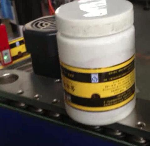 Etiketteermachine voor ronde flessen, bottel- en etiketteermachine voor bround suikerpot