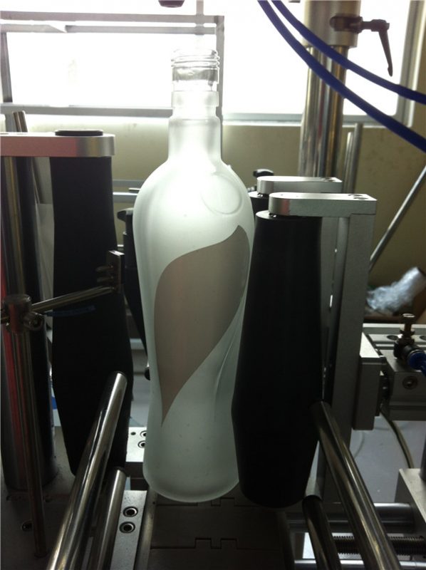 Drankindustrie om Flessensticker Etiketteringsmachine Elektrisch aangedreven Type