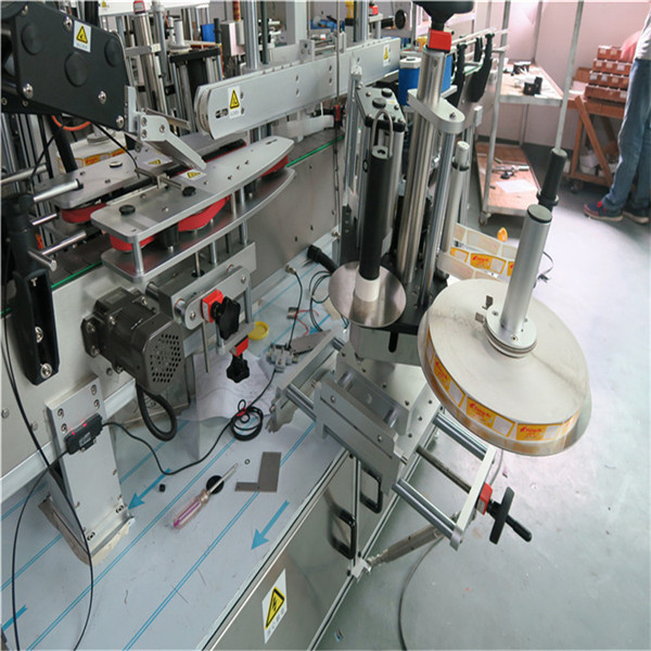 Drie lineaire zelfklevende etiketteermachine voor / achter / nek Drank / Voedsel / Dagelijks chemisch product