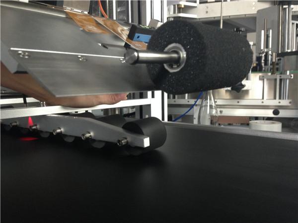 Hoge snelheid Rollers Top Sticker Label Machine Step Motor Control