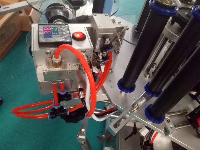 Aangepaste drie of dubbele zijsticker etiketteringsmachine met codeermachine