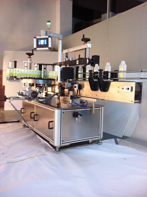 China Drinkt Vierkante Fles Etiketteringsmachine Tweezijdige Sticker Labeler Leverancier