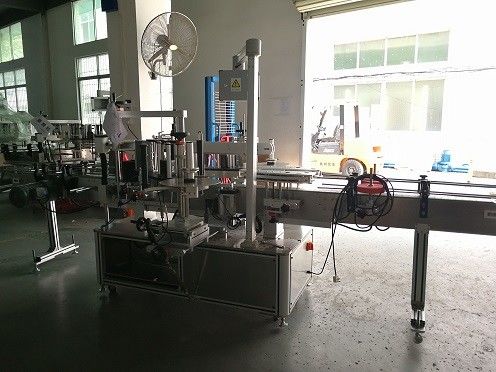 China Volautomatische zelfklevende labelapplicatorapparatuur Dubbelzijdige leverancier