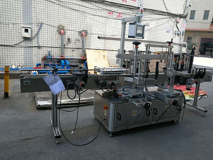 Drie etiketten Zelfklevende etiketteringsmachine 110V / 380V-spanning