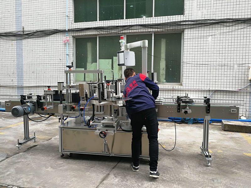 China Volautomatische waterfles etiketteringsmachine voor glas / PET-fles leverancier