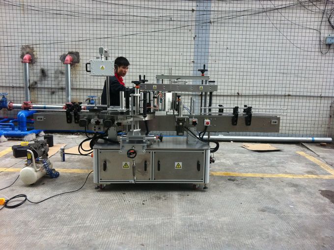 Volautomatische zelfklevende ronde fles etiketteringsmachine voor huisdierenflessen voor- en achterkant